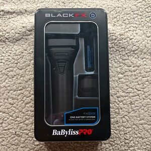 Black All-Metal Interchangeable-Battery Shaver